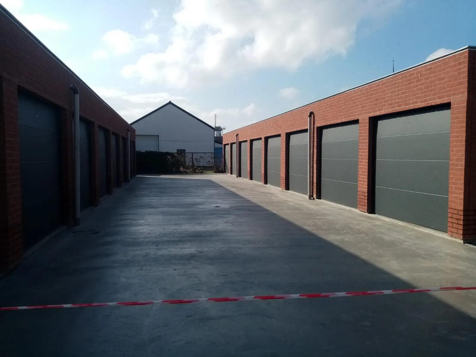 Garageboxen in IJzendijke, Molenveste